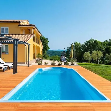 Villa Cosy In Potpićan